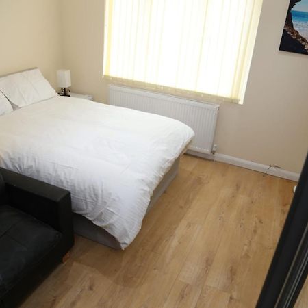 A A Guest Rooms Thamesmead Erith Exterior photo