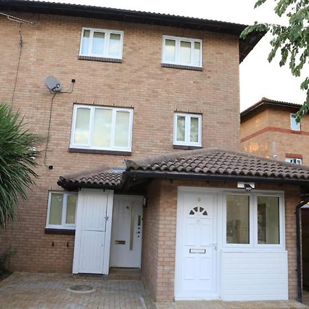 A A Guest Rooms Thamesmead Erith Exterior photo