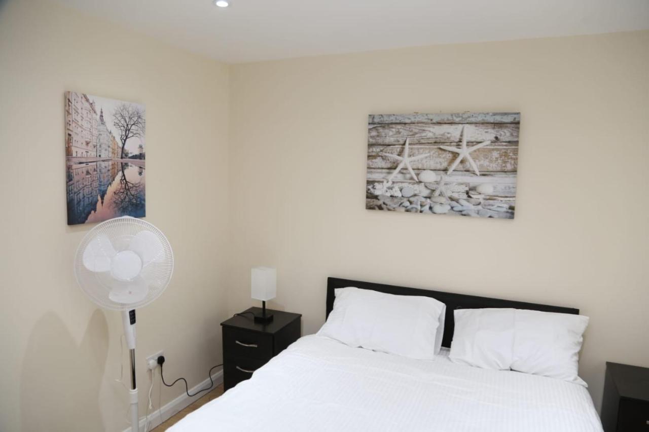 A A Guest Rooms Thamesmead Erith Exterior photo