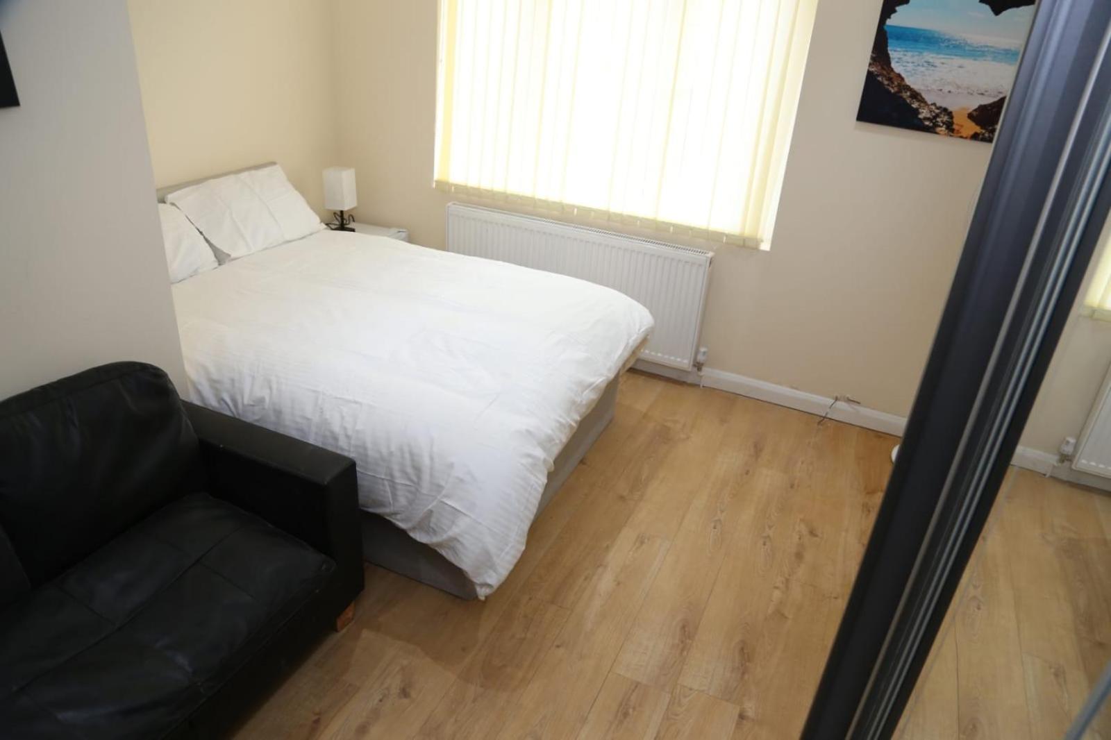 A A Guest Rooms Thamesmead Erith Exterior photo