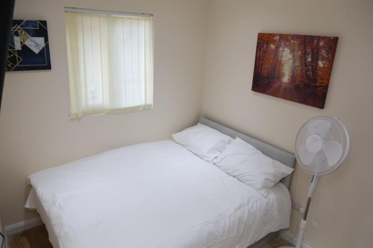 A A Guest Rooms Thamesmead Erith Exterior photo